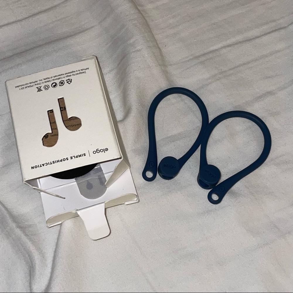 Elago Apple Airpods Over Ear Sport adapter Accessories & BLK Pop Socket